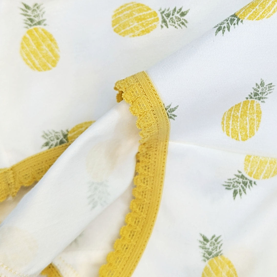 Moon Under the Bridge Girls' Soft Cotton Knickers Underwear Pack of 4 - Yellow